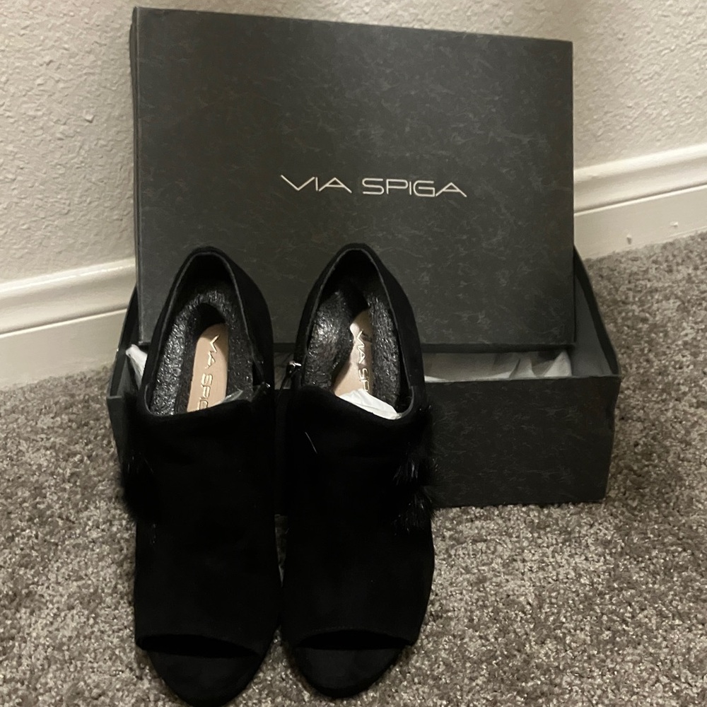 Via Spiga Black Peep-Toe Ankle Booties